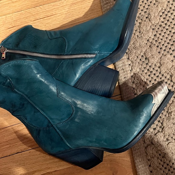 New without the box. Free People Bryden Western boots. - Picture 6 of 7